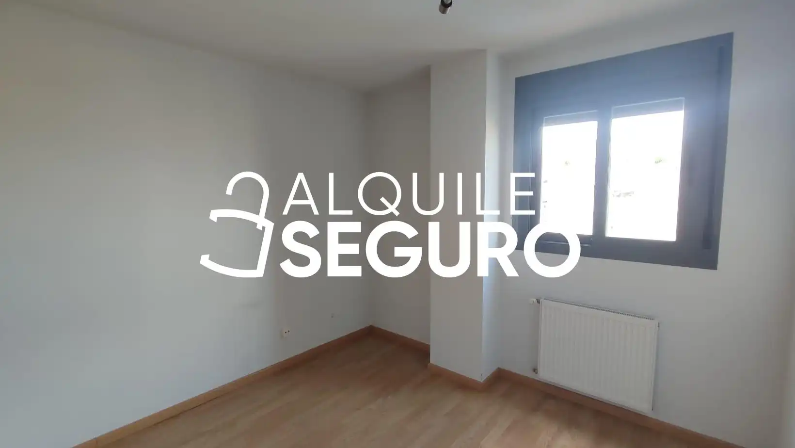 Habitación de Piso de alquiler en Paracuellos de Jarama con Calefacción, Trastero y Amueblado