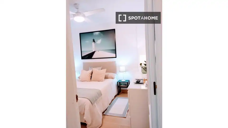 Habitación de Apartamento para compartir en Málaga con Aire acondicionado, Terraza y Amueblado