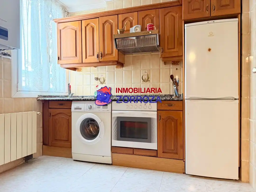 Cocina de Piso en venta en Bilbao  con Calefacción, Jardín privado y Amueblado