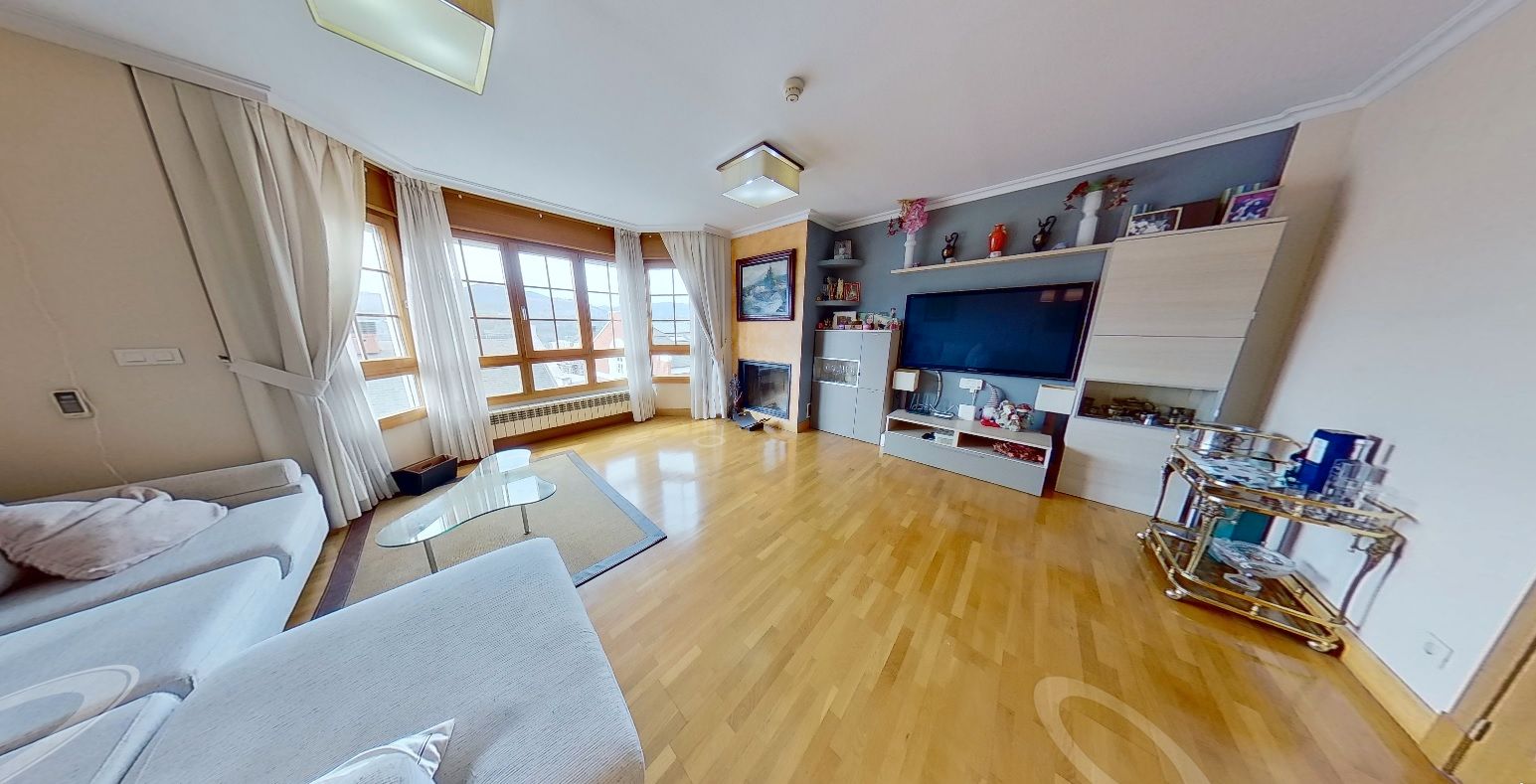 Sala d'estar de Casa adosada en venda en Bilbao  amb Aire condicionat, Calefacció i Parquet