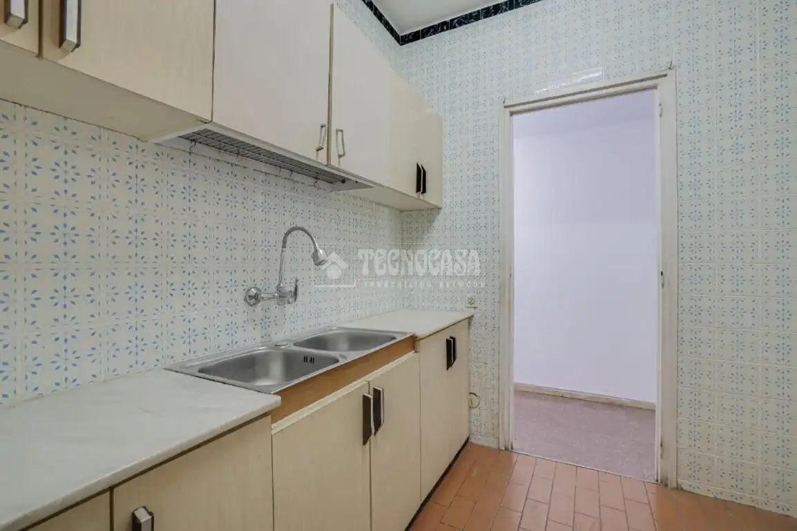 Cocina de Piso en venta en Barcelona con Jardín privado, Terraza y Balcón