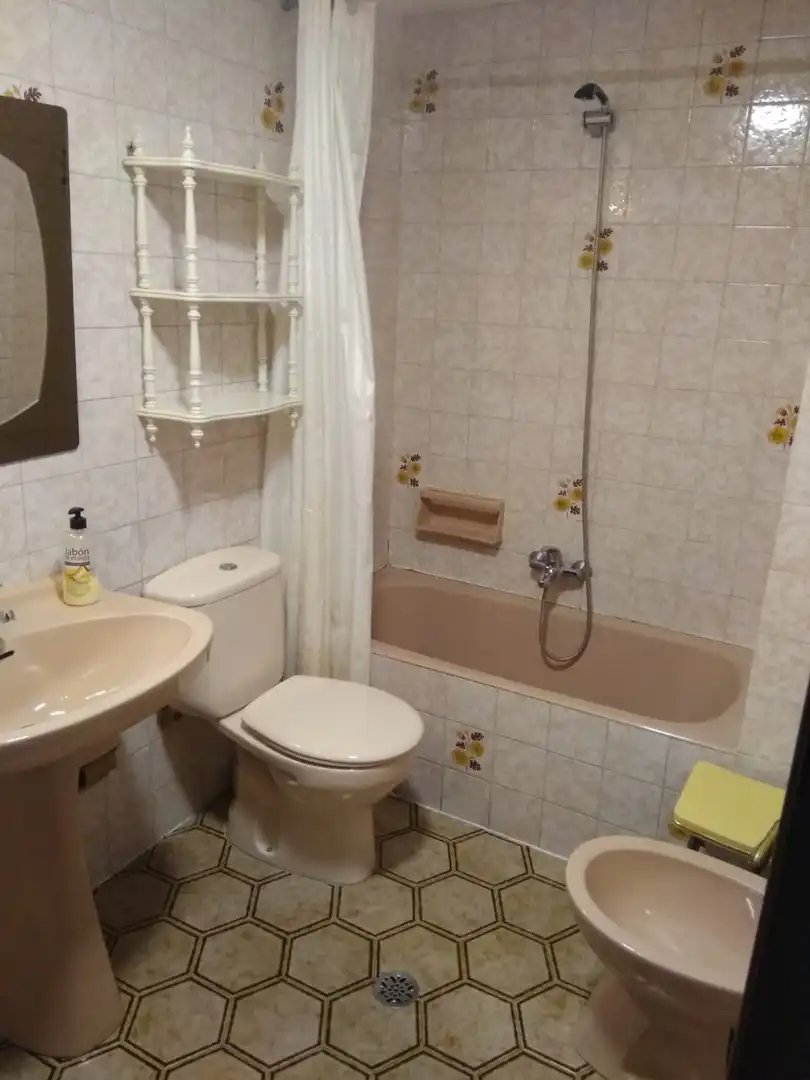 Wohnung zur Miete in Calle Uría, 40, Salesas - Foncalada - Campoamor