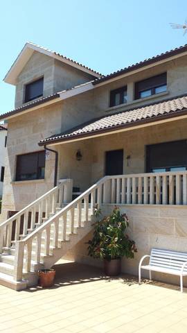 Casa-chalet en Venta en Rúa Río Sil en San Salvador - Caeira