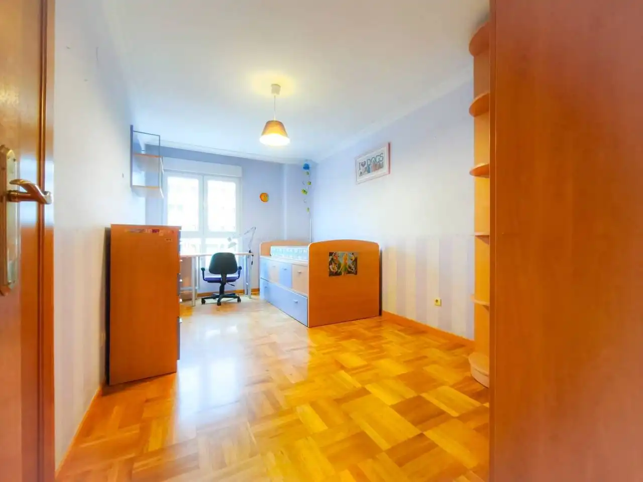 Bedroom of Flat for sale in Burgos  with Heating, Parquet flooring and Terrace