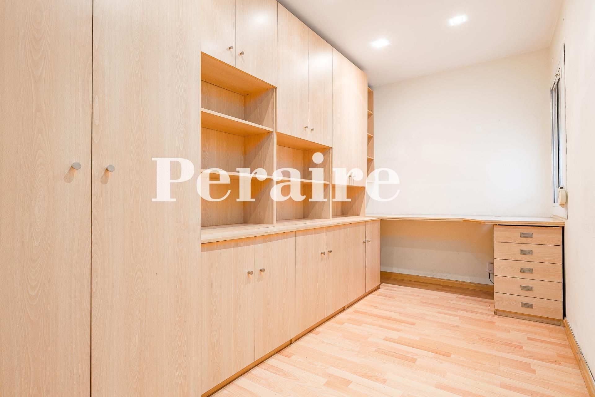 Habitación de Piso en venta en L'Hospitalet de Llobregat con Aire acondicionado, Calefacción y Parquet