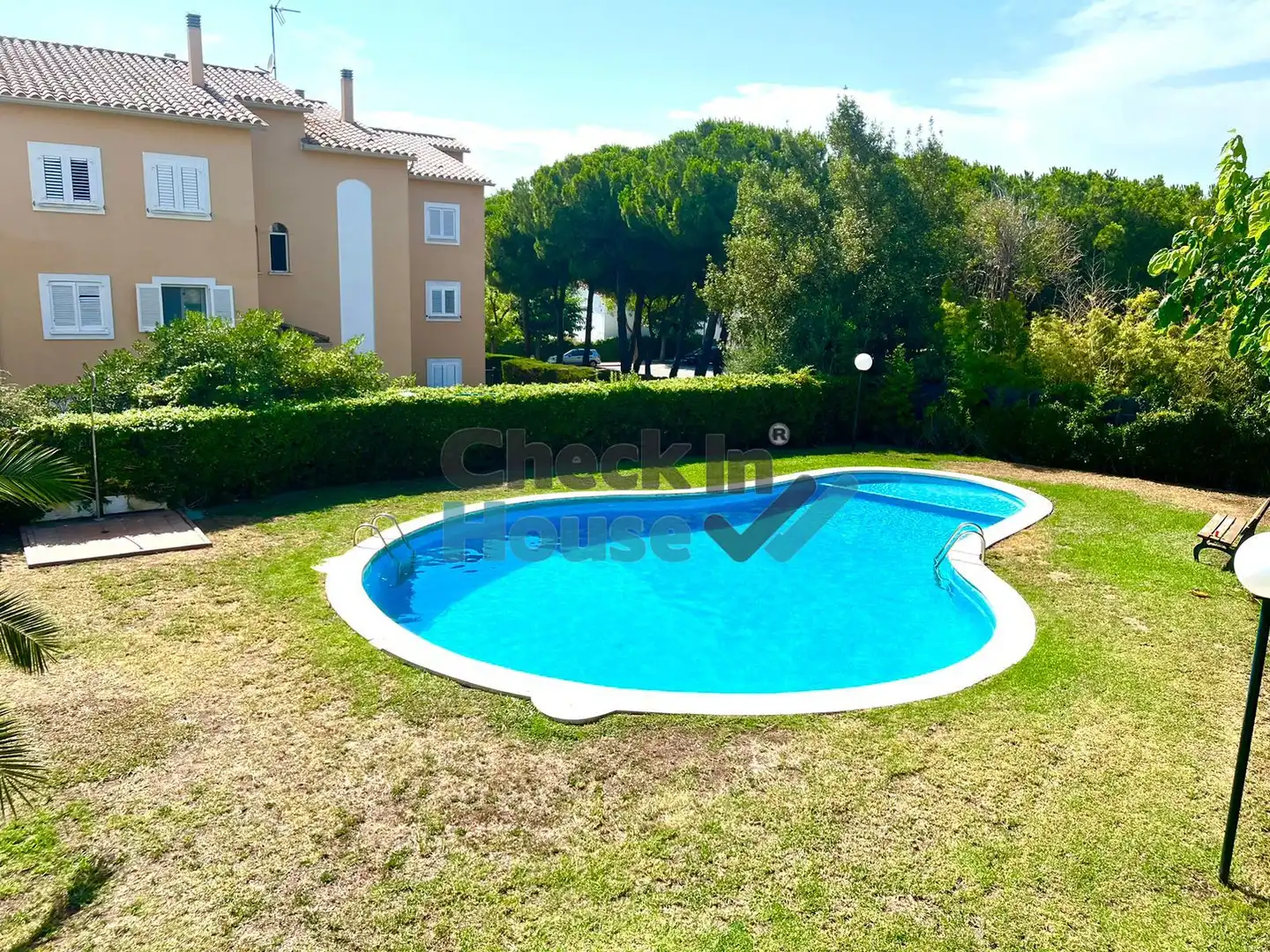 Piscina de Casa adosada de lloguer en Castell d'Aro, Platja d'Aro i s'Agaró amb Aire condicionat, Calefacció i Jardí privat