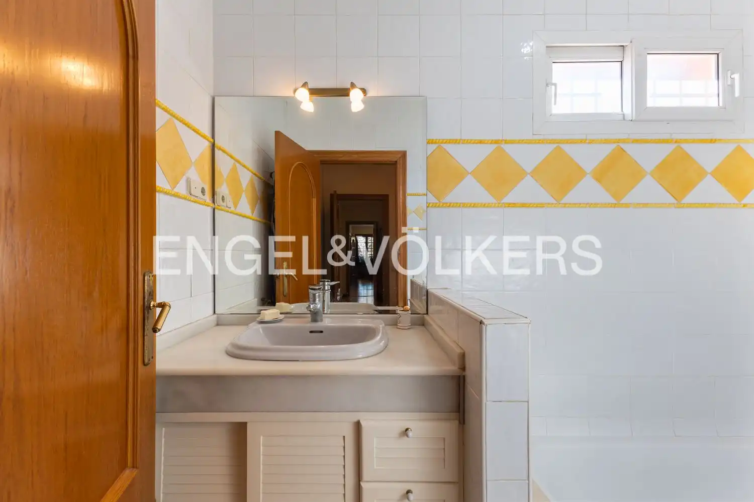 Baño de Casa o chalet en venta en Paterna con Aire acondicionado, Calefacción y Jardín privado