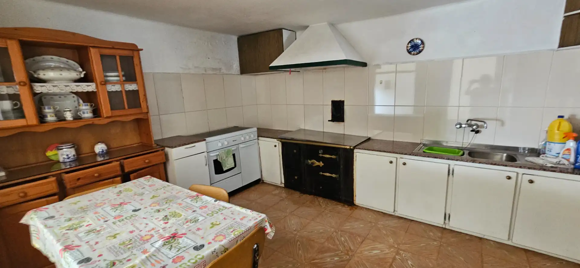 Cuina de Finca rústica en venda en Ferrol amb Moblat