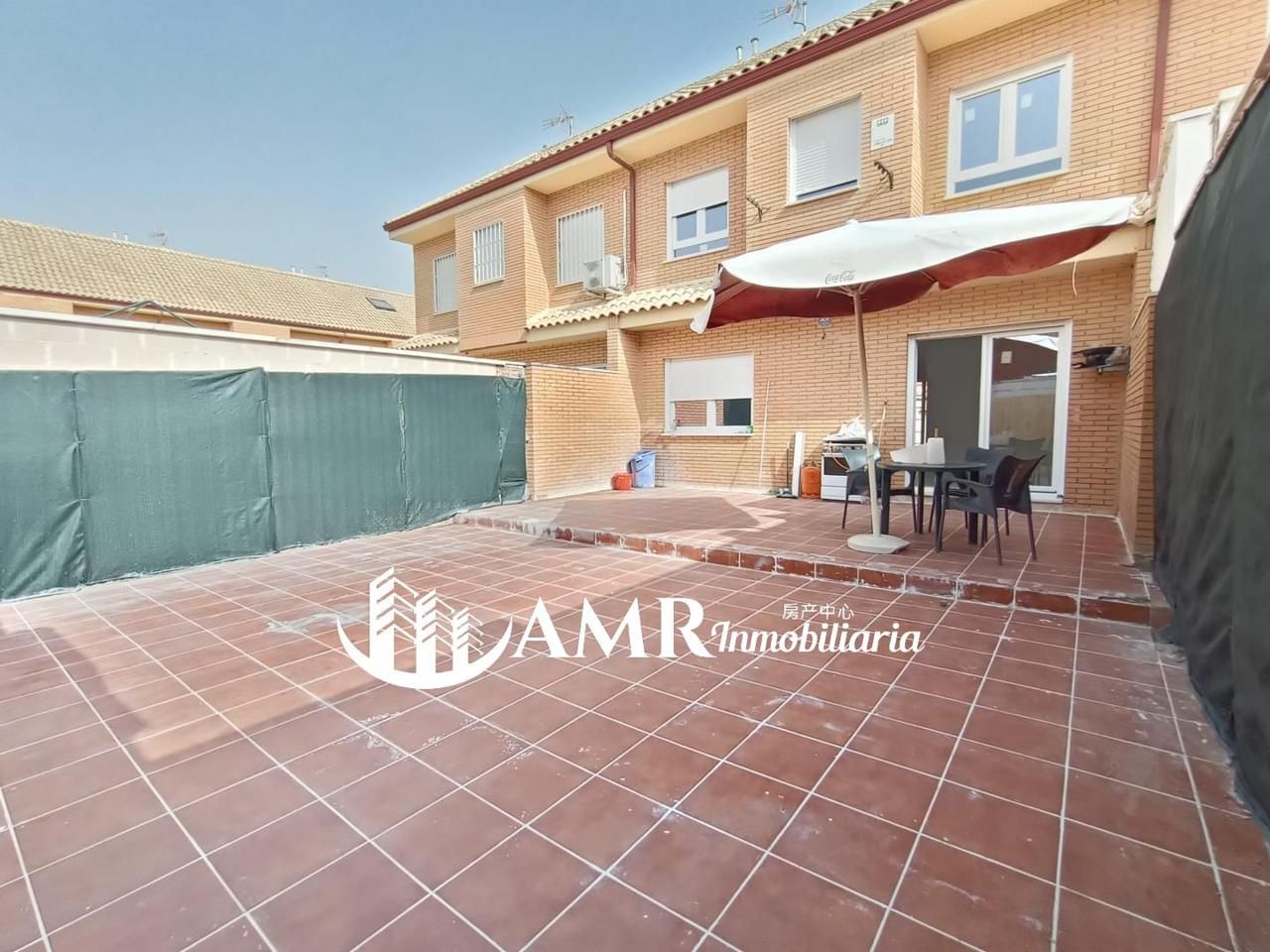 Exterior view of Single-family semi-detached for sale in Yuncos  with Heating, Parquet flooring and Storage room