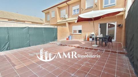 Foto 3 de Casa adosada en venta en Yuncos, Toledo