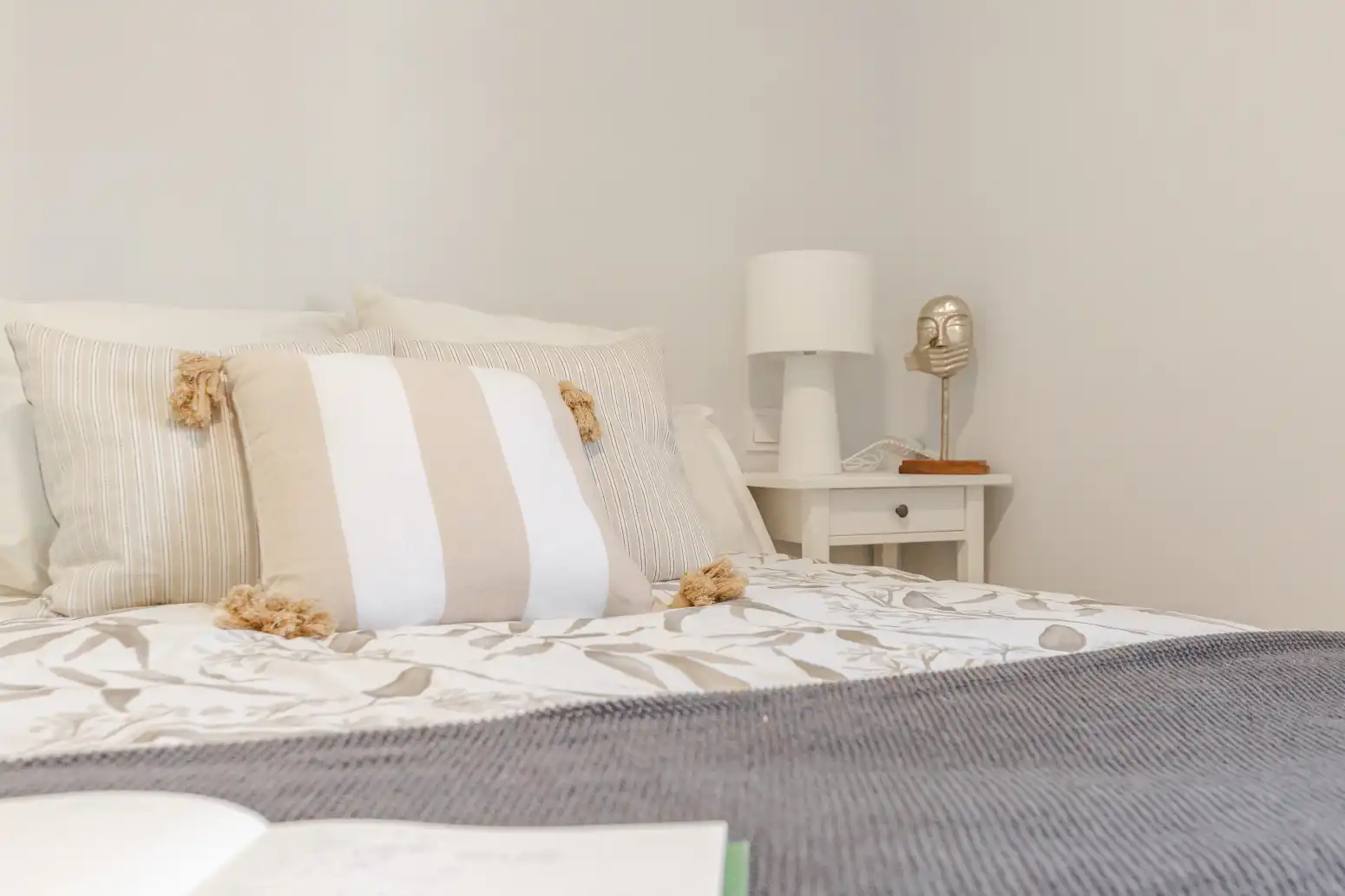 Schlafzimmer von Wohnung zum Verkauf in  Pamplona / Iruña mit Klimaanlage, Heizung und Parkett