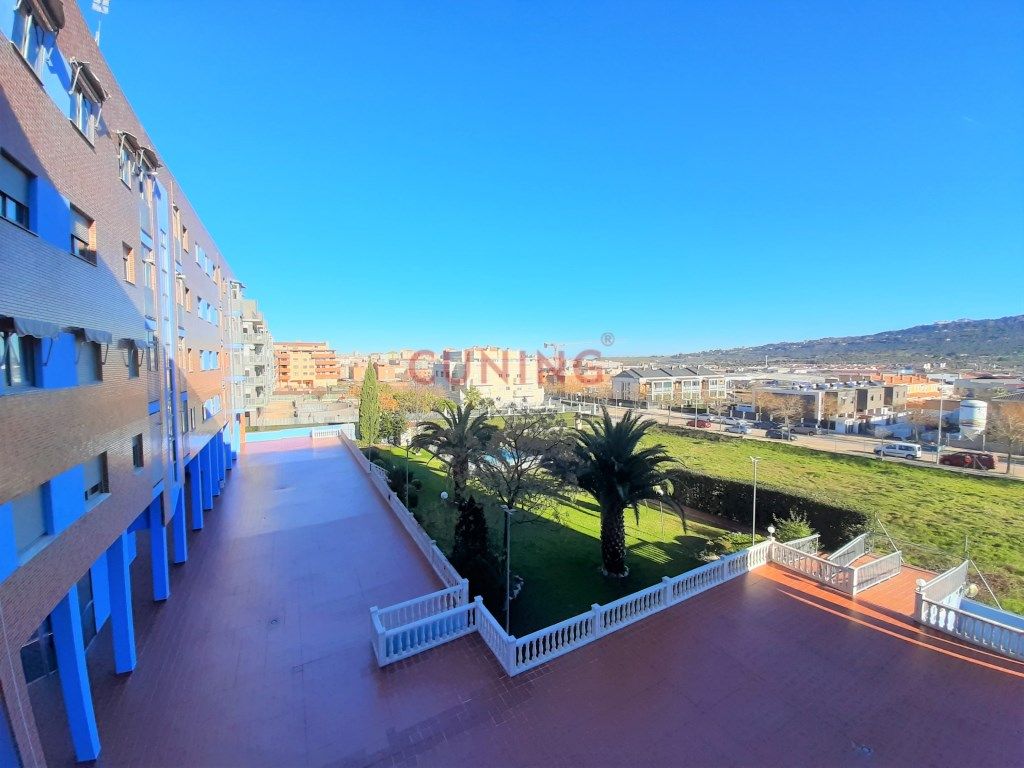 Exterior view of Apartment for sale in Cáceres Capital  with Swimming Pool
