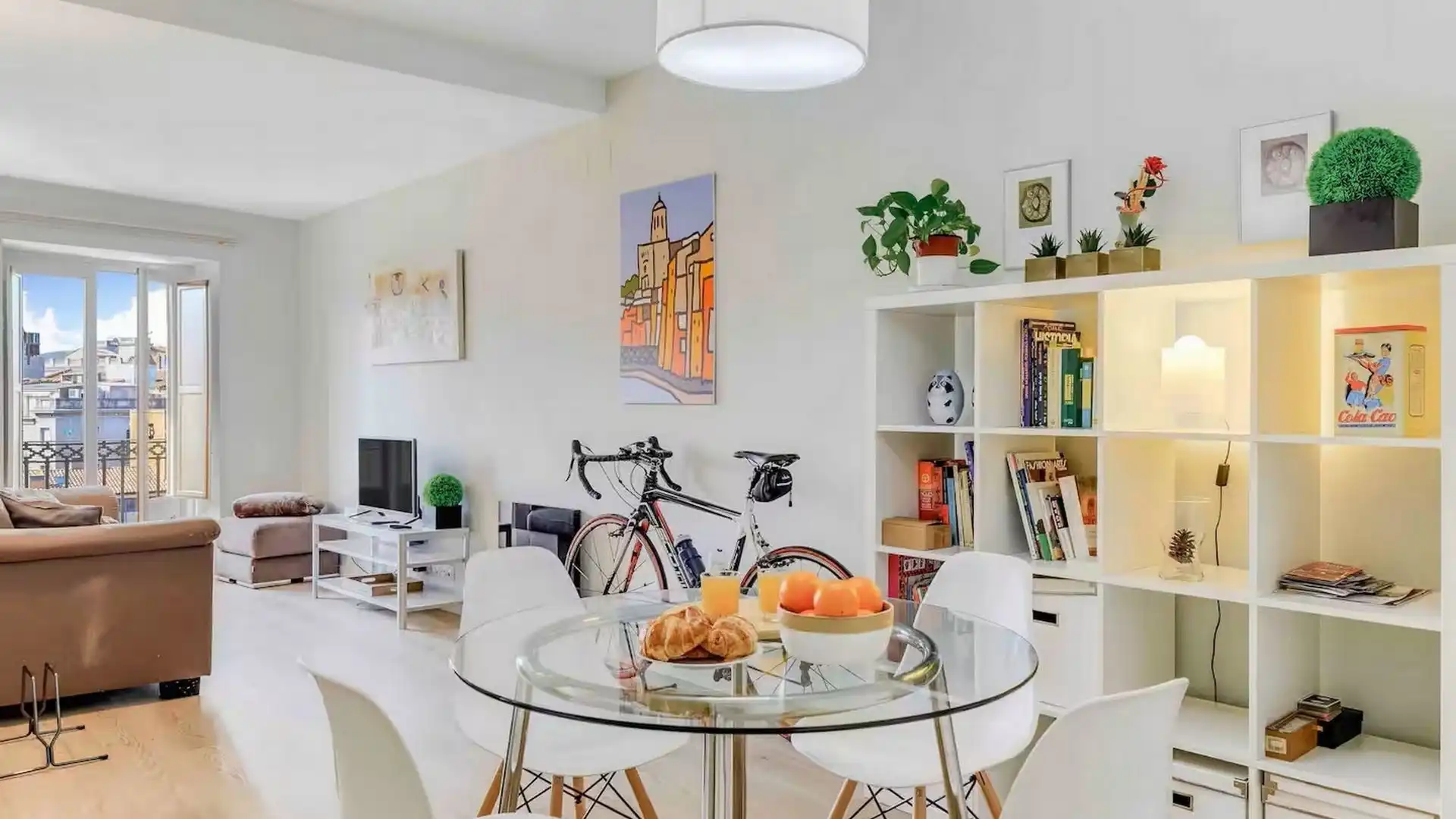 Menjador de Apartament de lloguer en Girona Capital amb Aire condicionat, Calefacció i Jardí privat