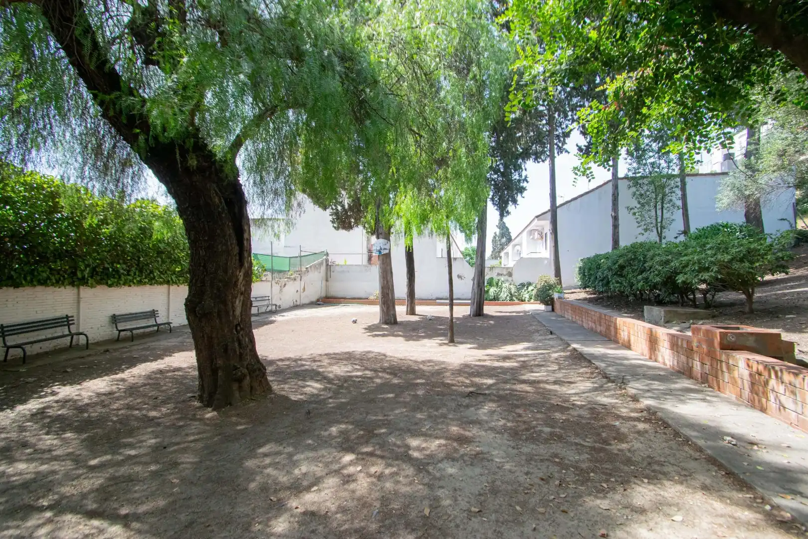 Aparcament de Pis en venda en San Juan de Aznalfarache amb Aire condicionat, Terrassa i Piscina comunitària