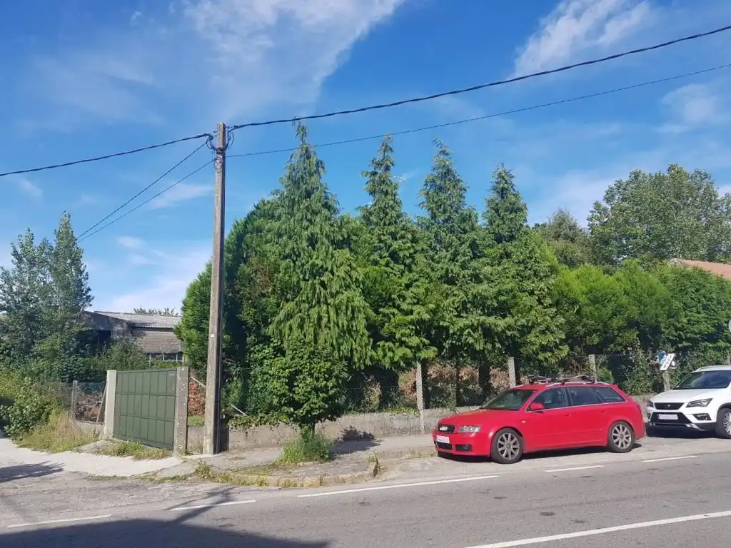 Wohnbaugrundstück zum Verkauf in Boiro, imagen 3