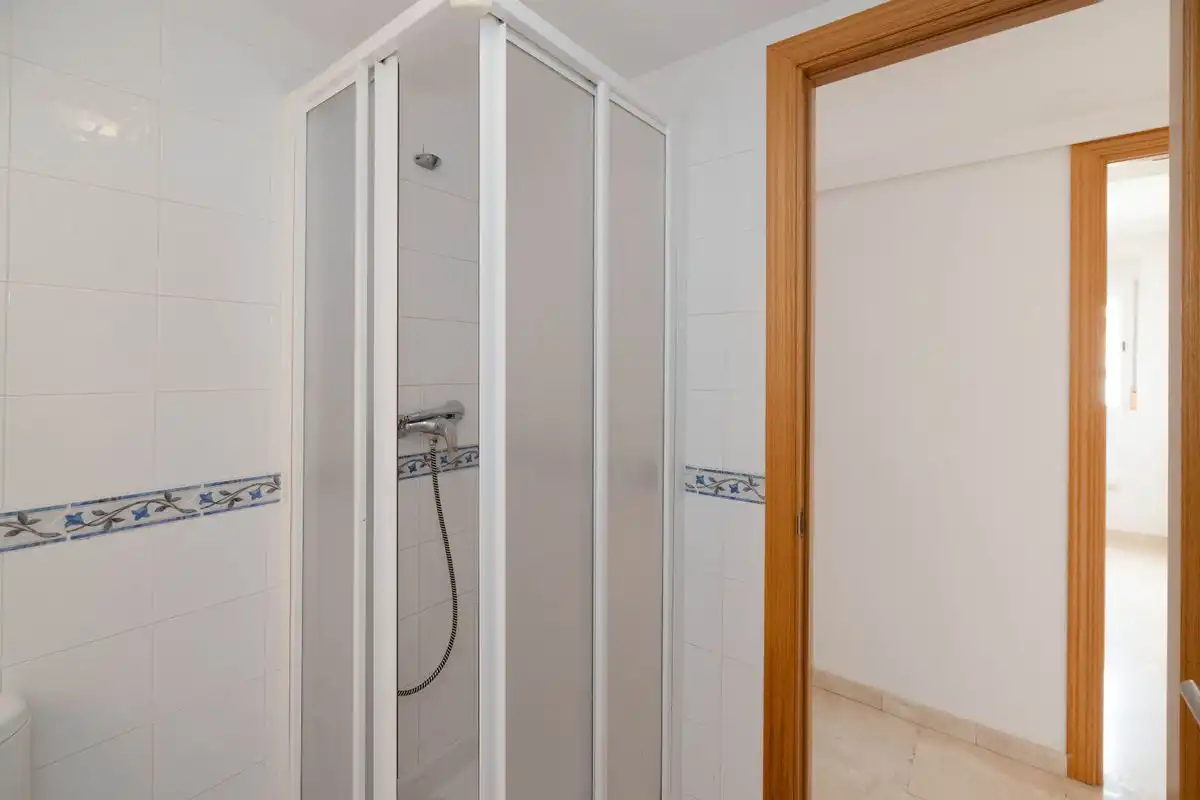 Flat with terrace for sale in Calle Grazalema, imagen 19