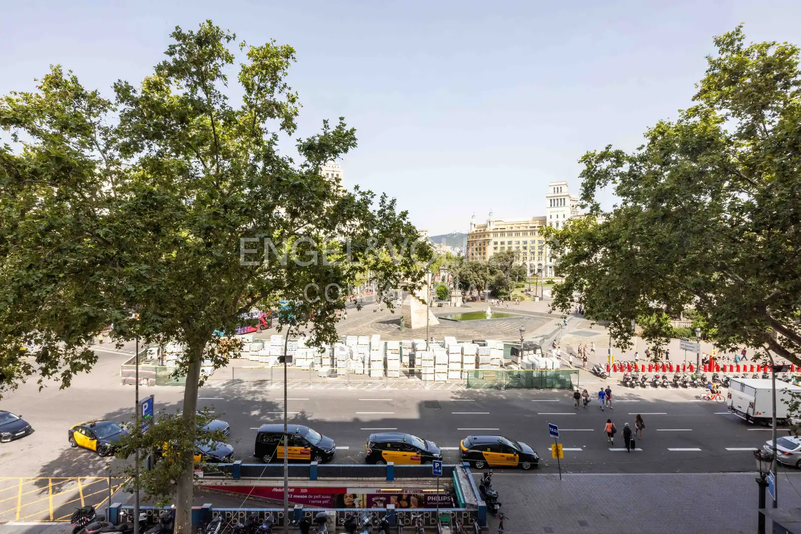 Exterior view of Office for rent in Barcelona  with Air Conditioner