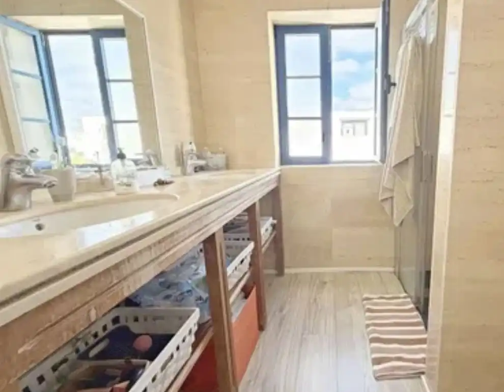 Baño de Casa adosada en venta en Yaiza con Calefacción, Terraza y Piscina