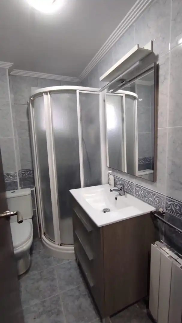 Baño de Piso en venta en Ermua con Calefacción, Trastero y Amueblado