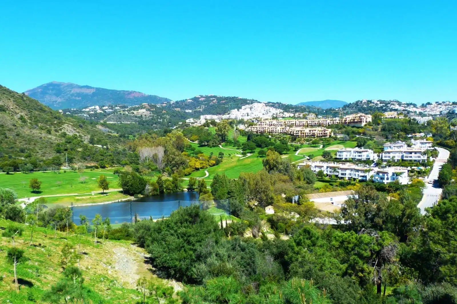 Apartamento con piscina en venta en Calle Los Arqueros 24