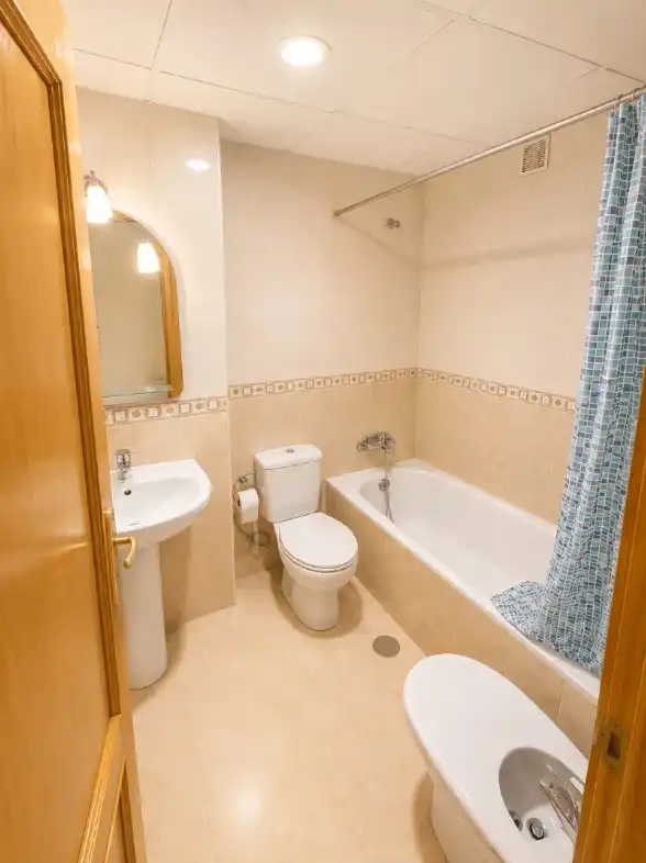 Bathroom of Flat for sale in Murcia  with Air Conditioner, Heating and Storage room