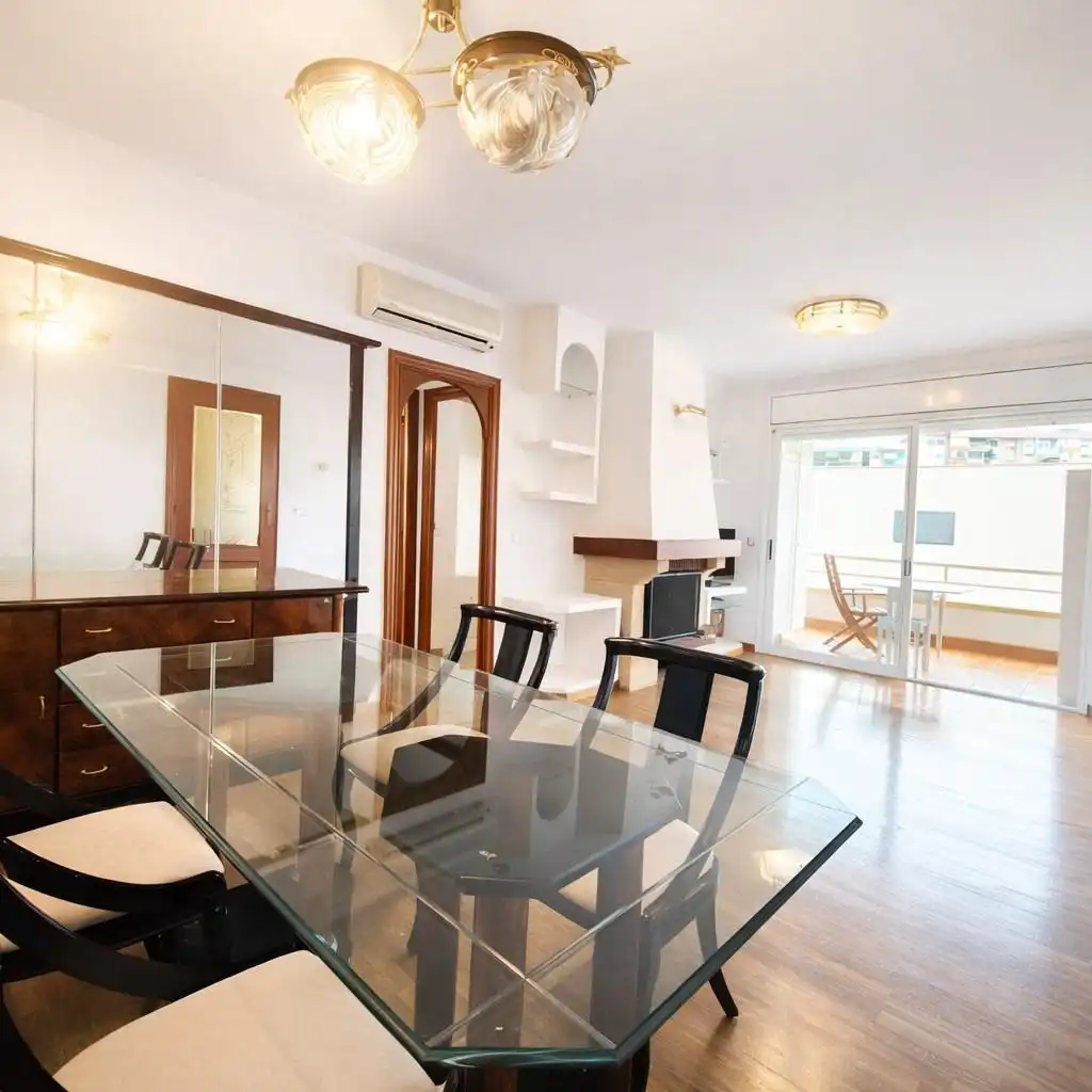 Comedor de Ático en venta en Cerdanyola del Vallès con Aire acondicionado, Calefacción y Parquet