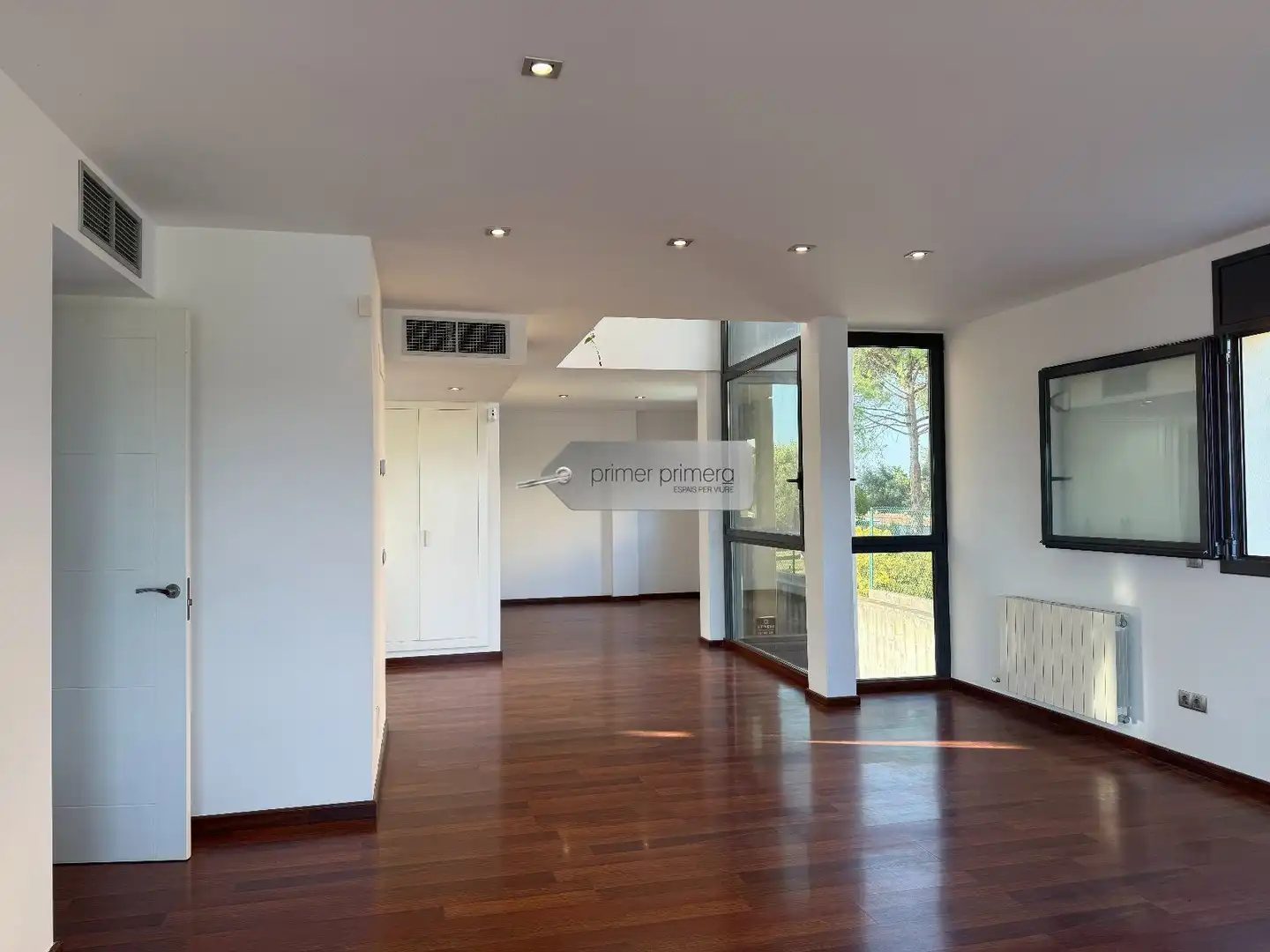 Sala de estar de Casa o chalet en venta en Vilobí d'Onyar con Aire acondicionado, Calefacción y Jardín privado