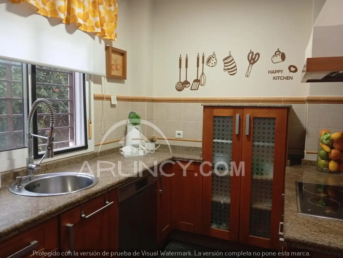 Cuina de Casa o xalet en venda en Alcalá de Guadaira amb Aire condicionat, Calefacció i Jardí privat