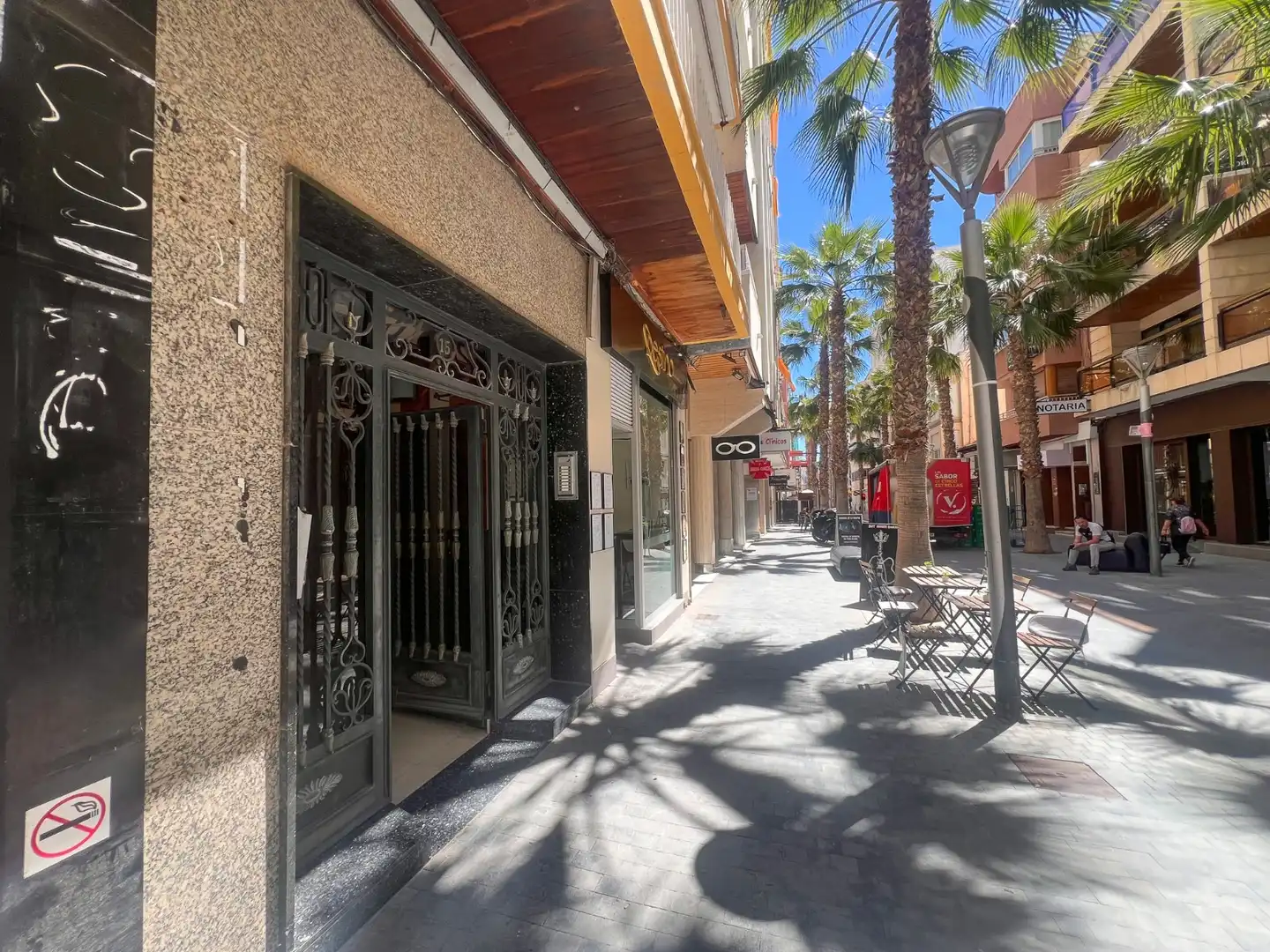 Außenansicht von Wohnungen zum Verkauf in Torrevieja mit Klimaanlage, Heizung und Terrasse