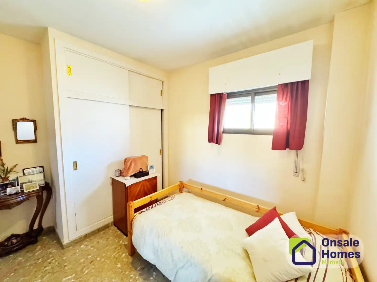Schlafzimmer von Wohnung zum Verkauf in Marbella mit Terrasse, Balkon und Gemeinschaftspool
