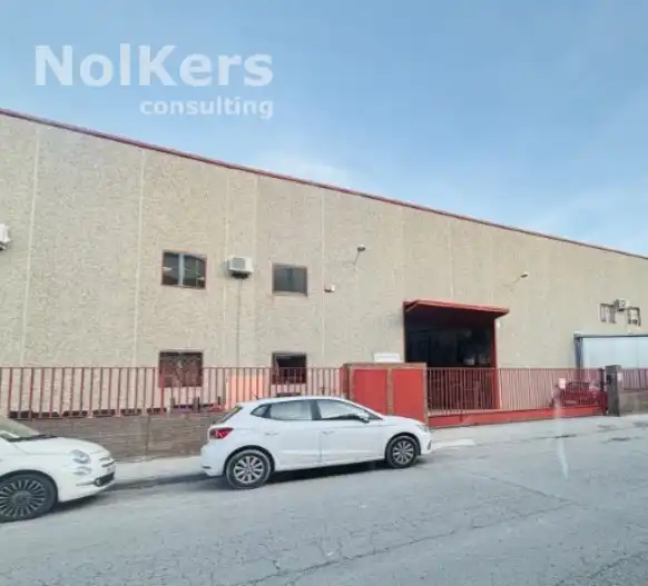 Außenansicht von Fabrikhallen zur Miete in Montcada i Reixac mit Heizung