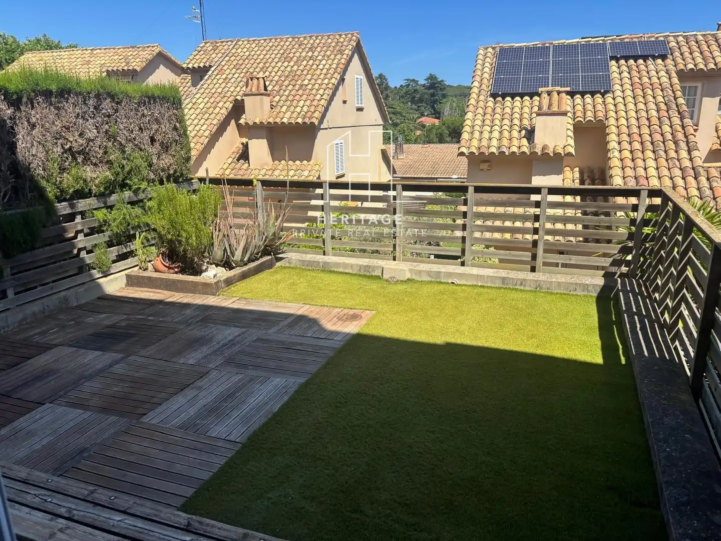Terraza de Casa adosada de alquiler en Tiana con Aire acondicionado, Calefacción y Jardín privado