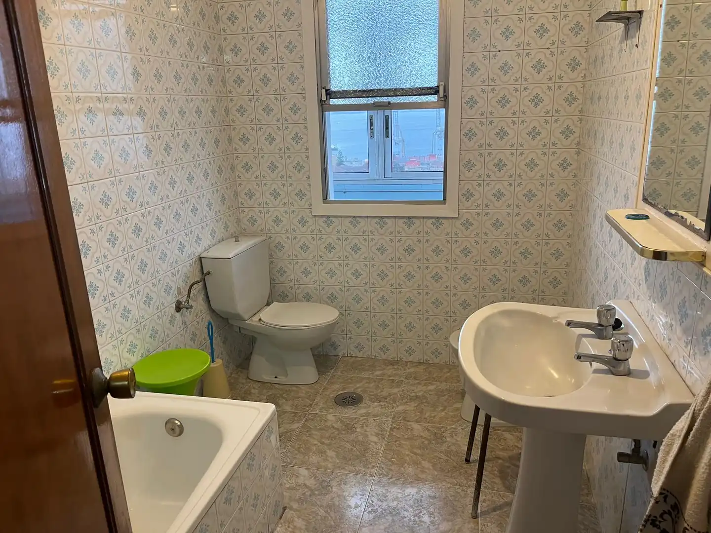 Bathroom of Flat for sale in Vigo   with Storage room and Balcony