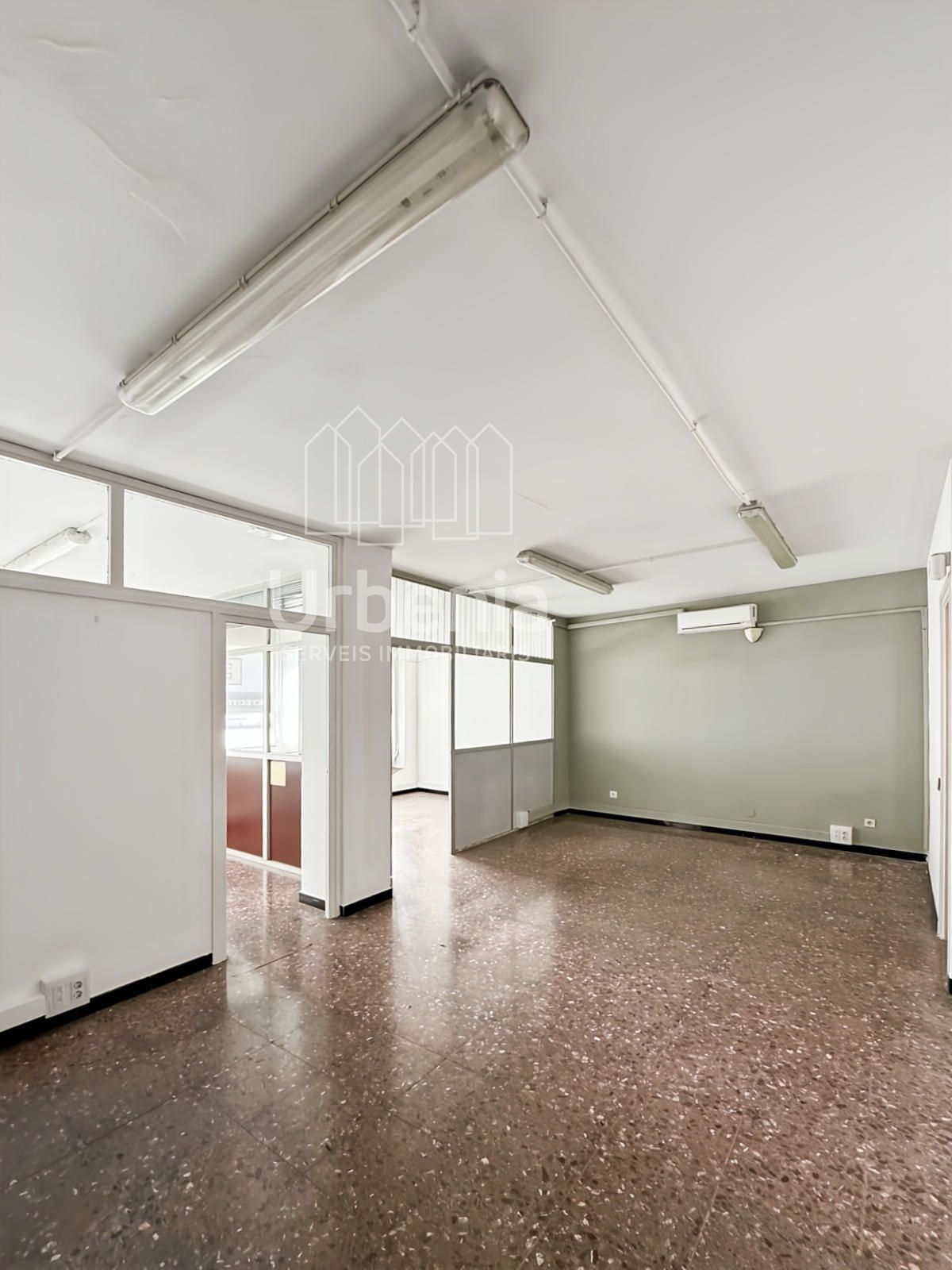 Büro zur Miete in Badalona mit Klimaanlage