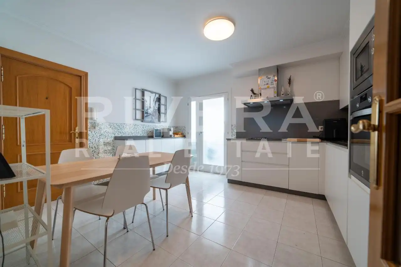 Cocina de Piso en venta en Vigo  con Calefacción, Parquet y Terraza