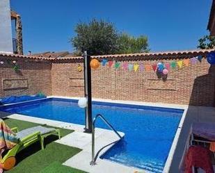 Swimming pool of Single-family semi-detached for sale in Ciempozuelos  with Air Conditioner and Swimming Pool