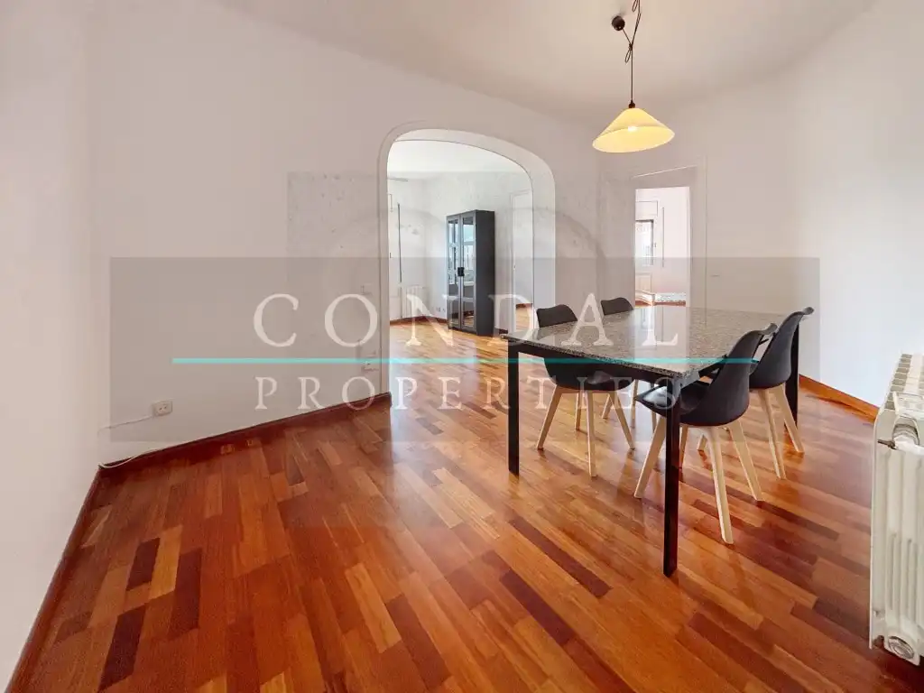 Piso con ascensor en venta en Calle Consell De Cent