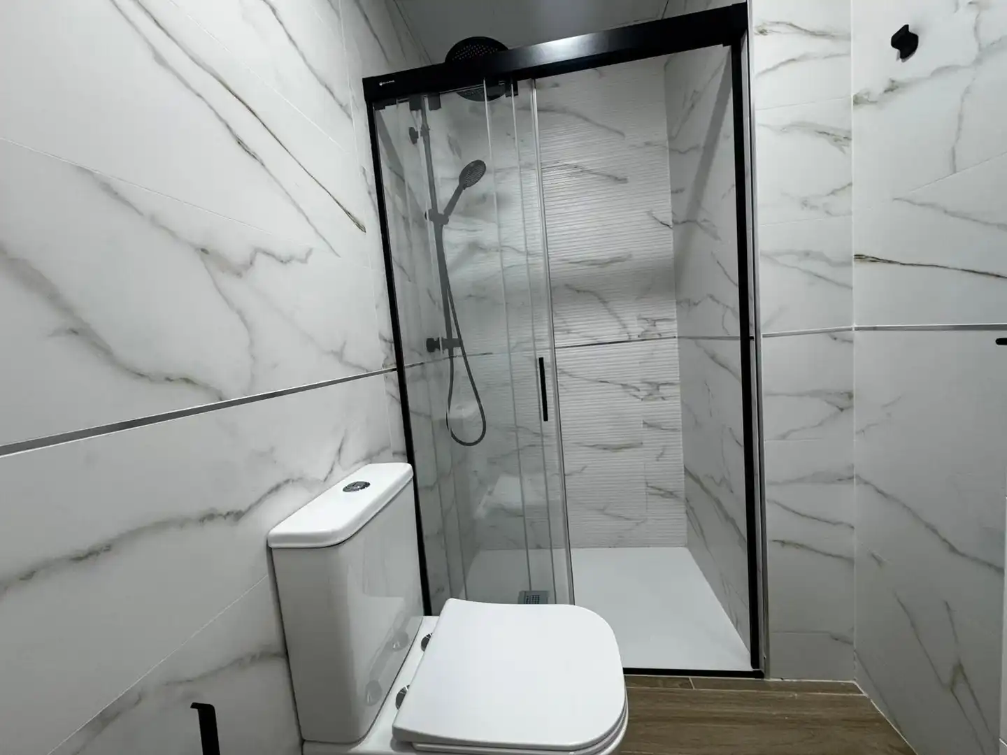 Bathroom of Flat for rent in Córdoba  with Air Conditioner, Heating and Balcony
