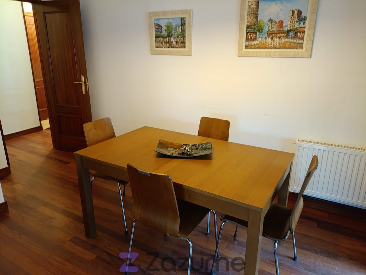 Pis de lloguer a C. Palacio, Palacio