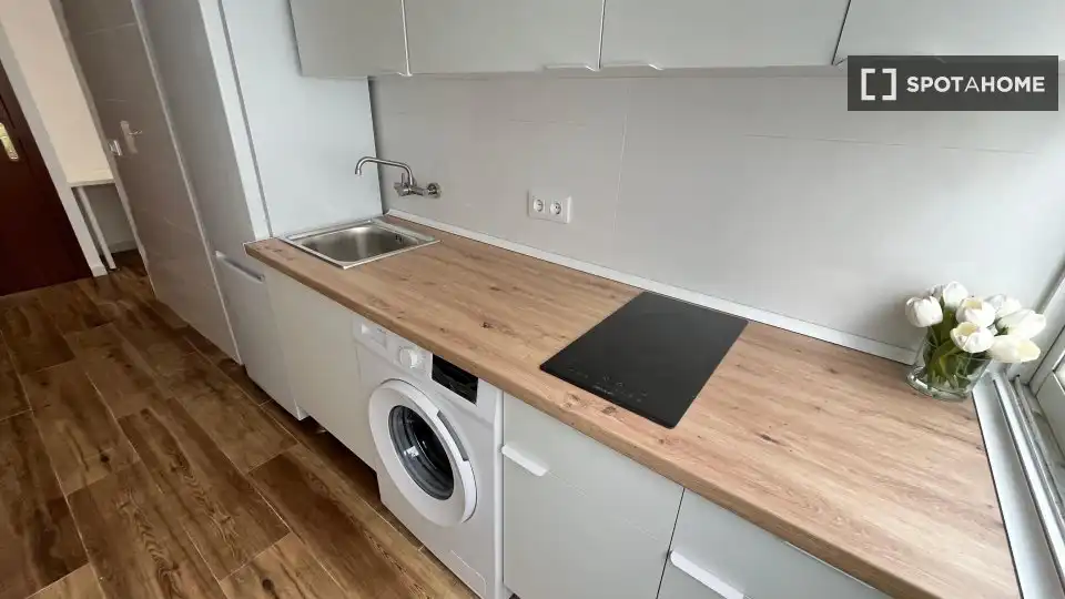 Kitchen of Flat for rent in Sevilla  with Air Conditioner, Heating and Furnished
