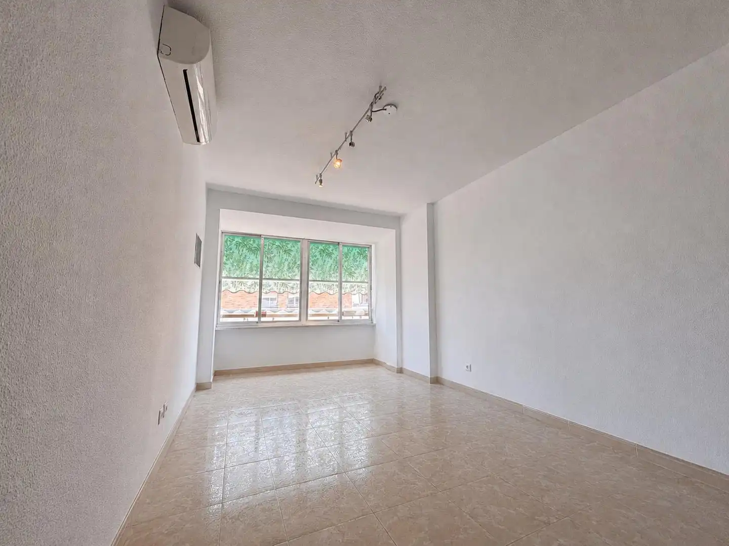 Wohnzimmer von Wohnung zum Verkauf in Alicante / Alacant mit Klimaanlage, Möbliert und Ofen