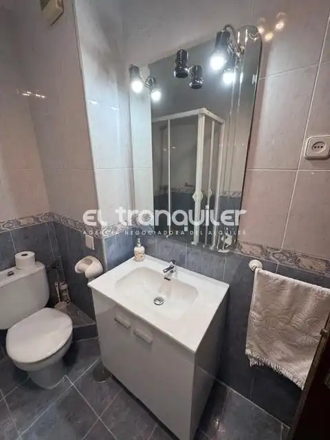 Badezimmer von Wohnung zur Miete in Madrid mit Klimaanlage, Terrasse und Möbliert