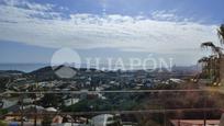 Vista exterior de Casa o xalet en venda en Badalona amb Aire condicionat, Calefacció i Jardí privat