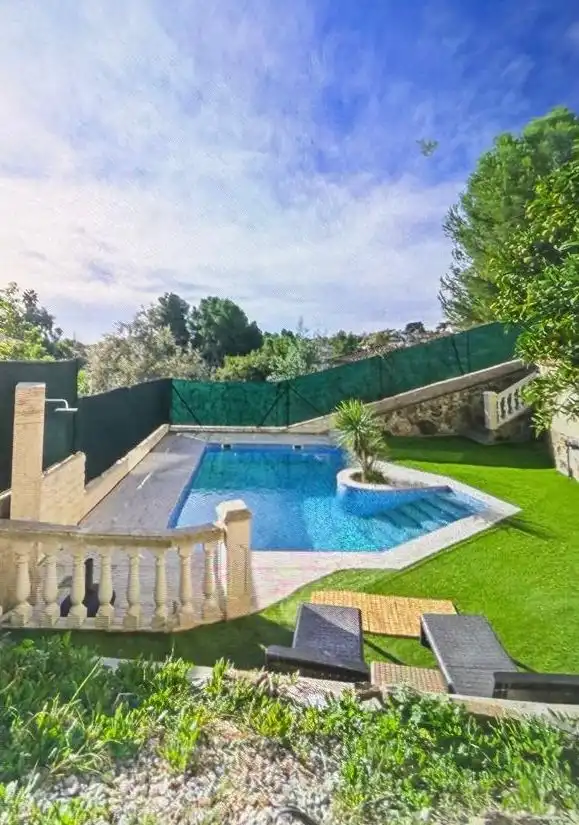 Piscina de Casa o xalet en venda en Rubí amb Aire condicionat, Calefacció i Jardí privat