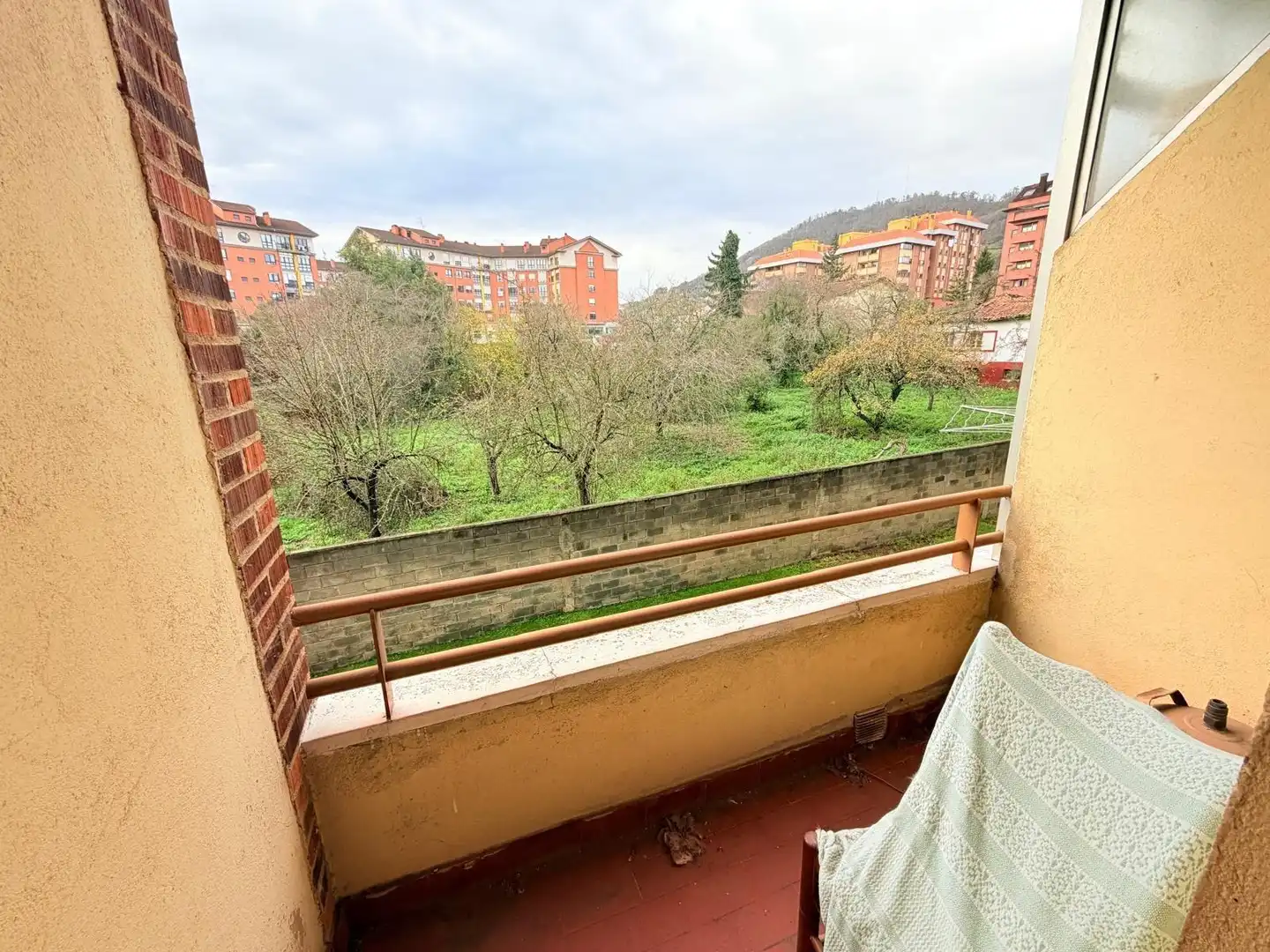 Terrassa de Pis en venda en Oviedo  amb Jardí privat, Terrassa i Balcó