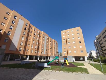 Exterior view of Flat for sale in  Sevilla Capital  with Air Conditioner