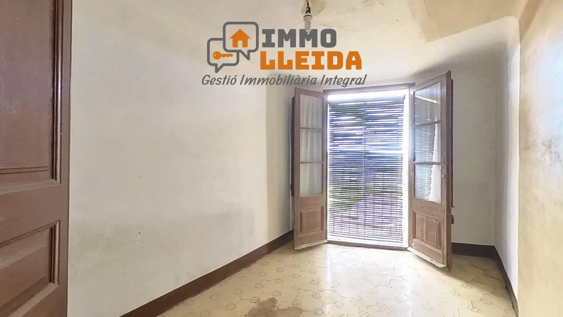 Vista exterior de Casa adosada en venda en Les Avellanes i Santa Linya amb Terrassa, Traster i Balcó