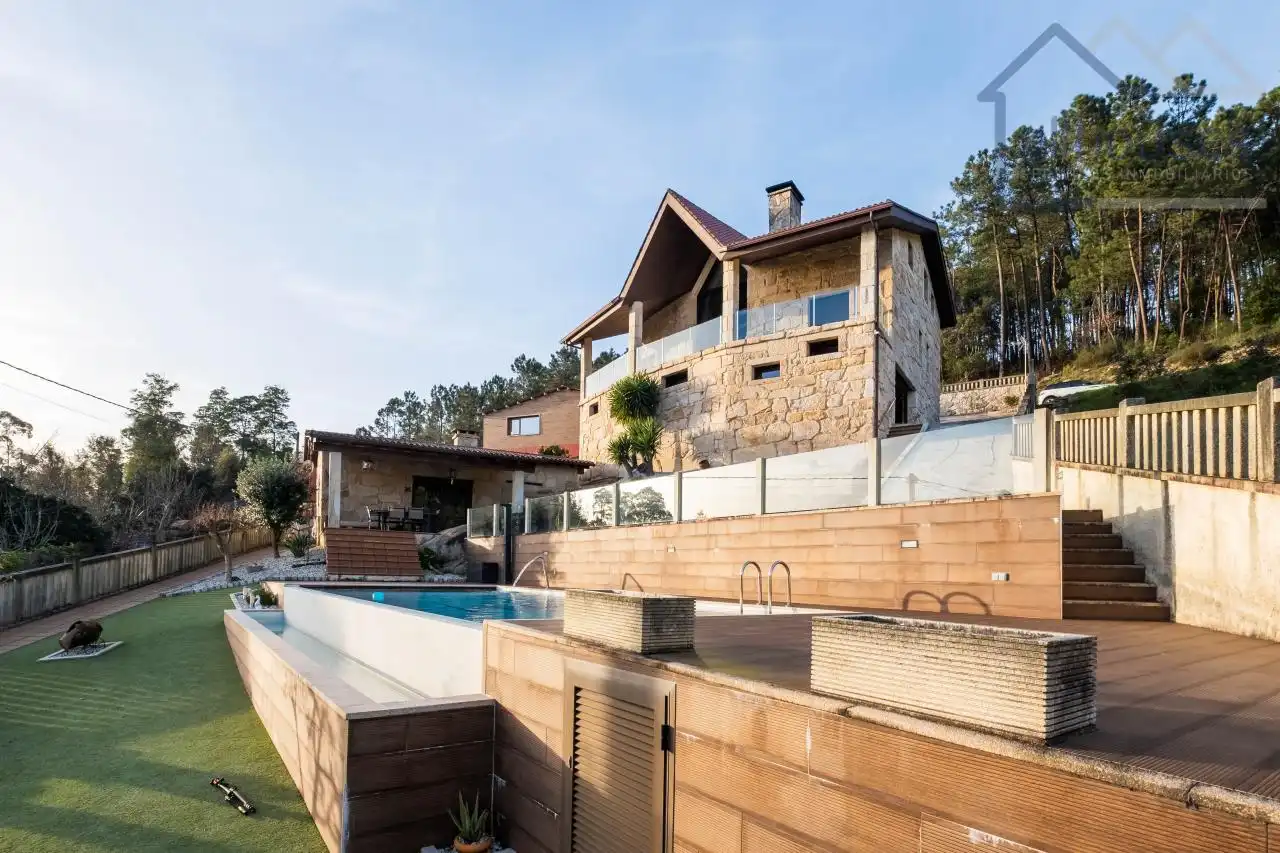 Piscina de Casa o chalet en venta en Tui con Calefacción, Jardín privado y Terraza