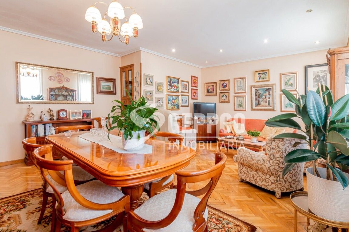 Dining room of Attic for sale in  Madrid Capital