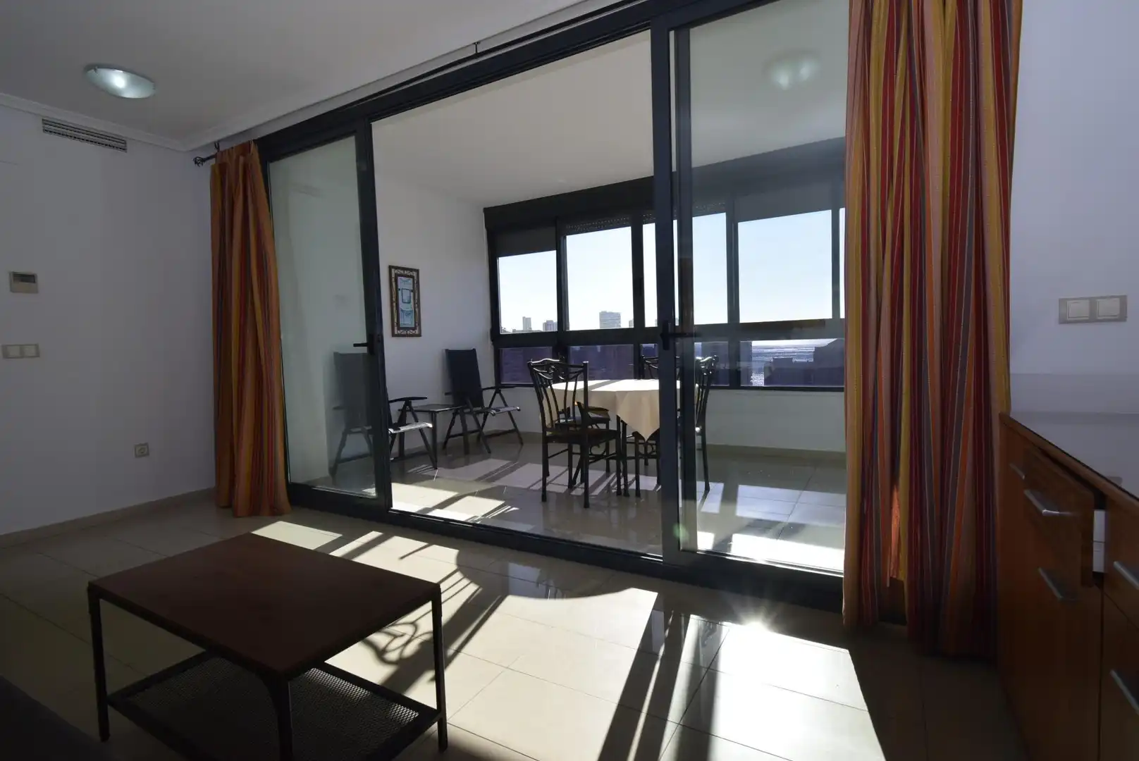 Sala de estar de Apartamento en venta en Benidorm con Aire acondicionado, Calefacción y Jardín privado
